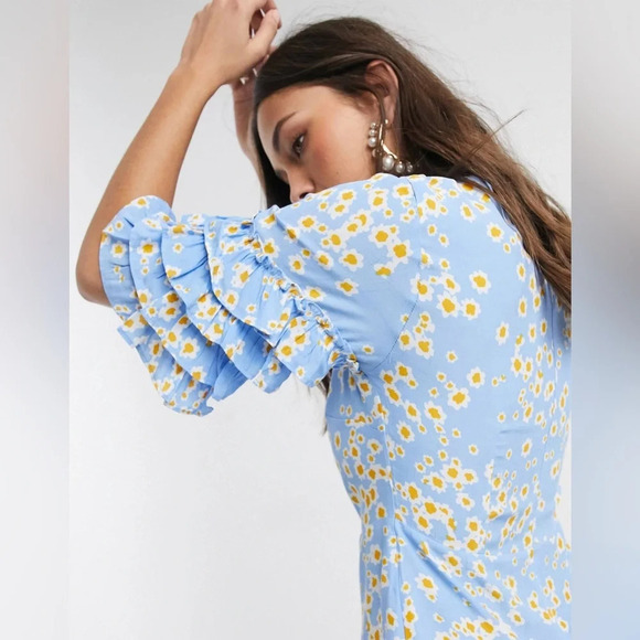 Faithfull The Brand serafina floral short sleeve mini dress with ruffle sleeve - Picture 3 of 11